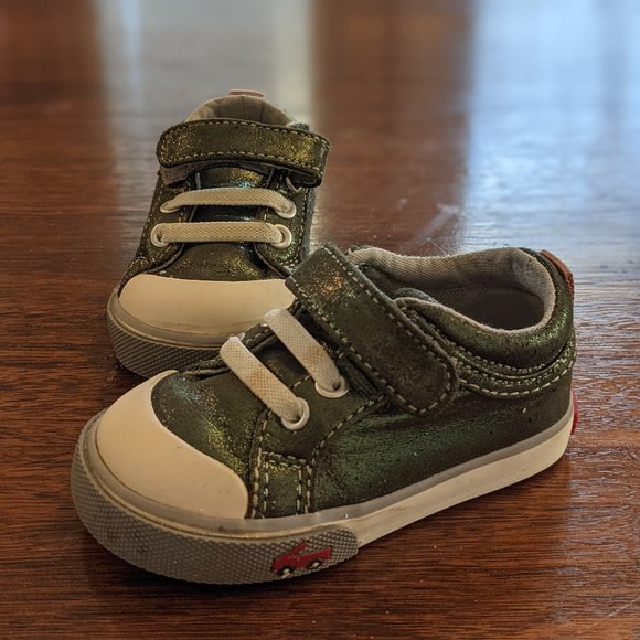 See Kai Run Shimmer Sneakers - Size 4 - Picture 3 of 8